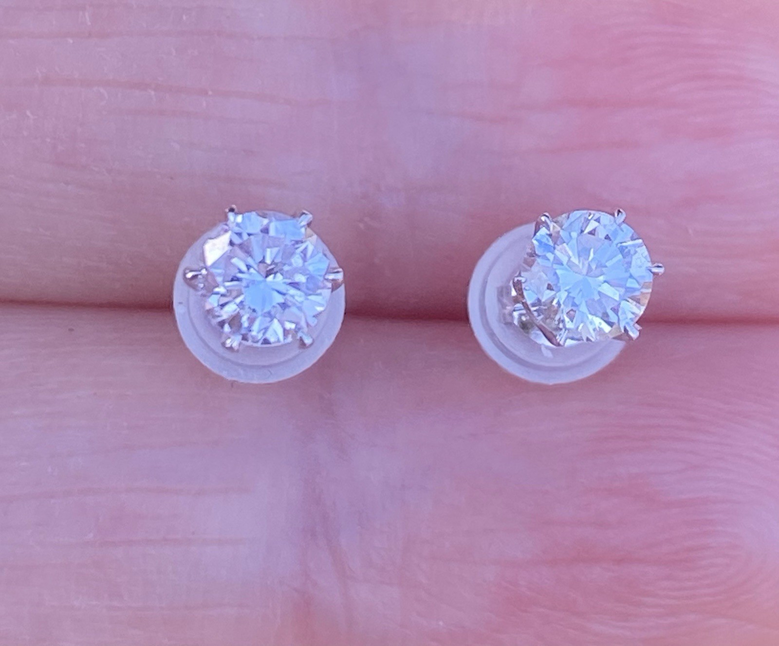 18K White Gold 0.47CTW 100% Natural Quality Diamond Studs Earrings