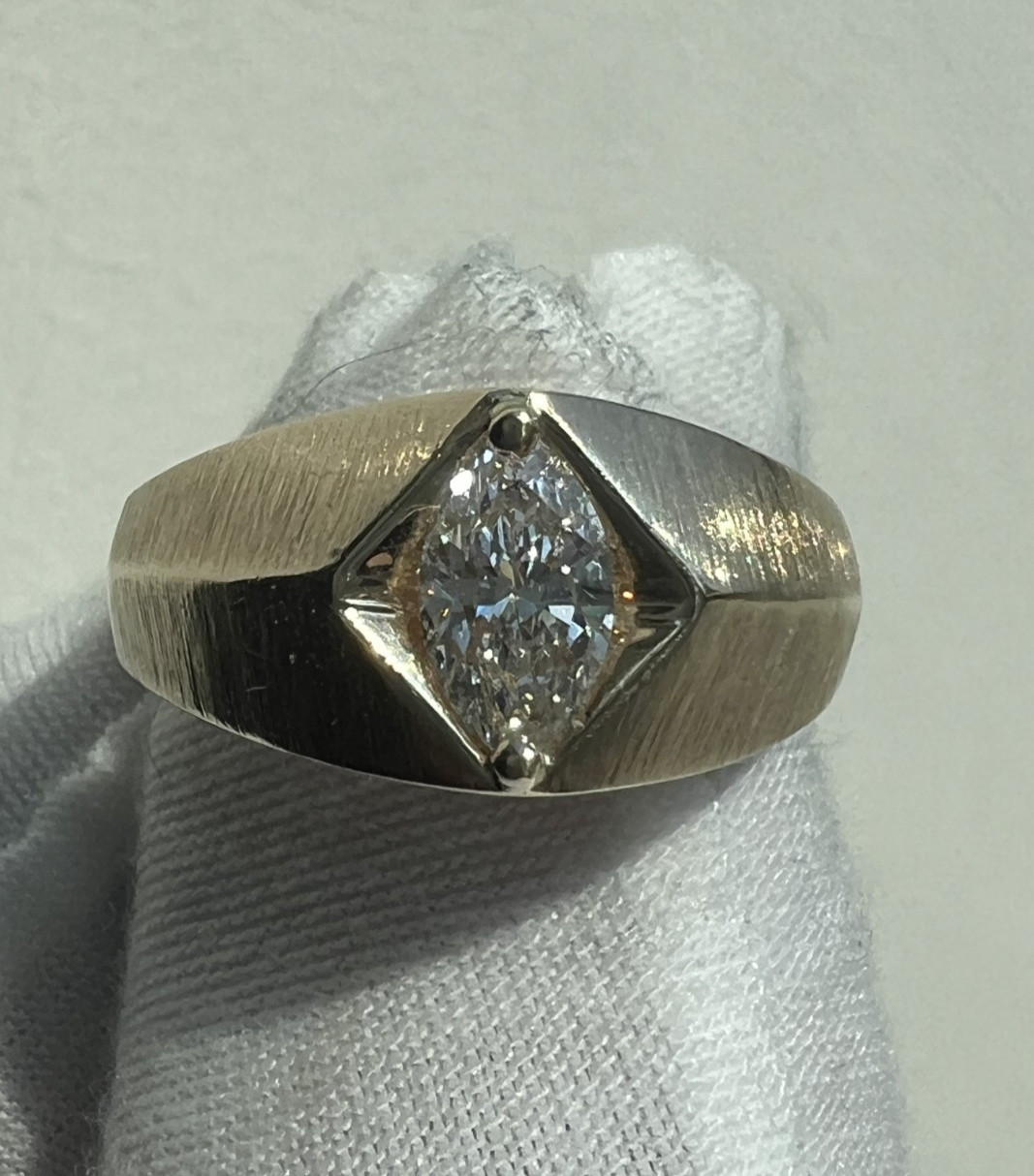GIA certified 0.69 ct Marquise Natural Diamond 10k Gold Vintage Ring