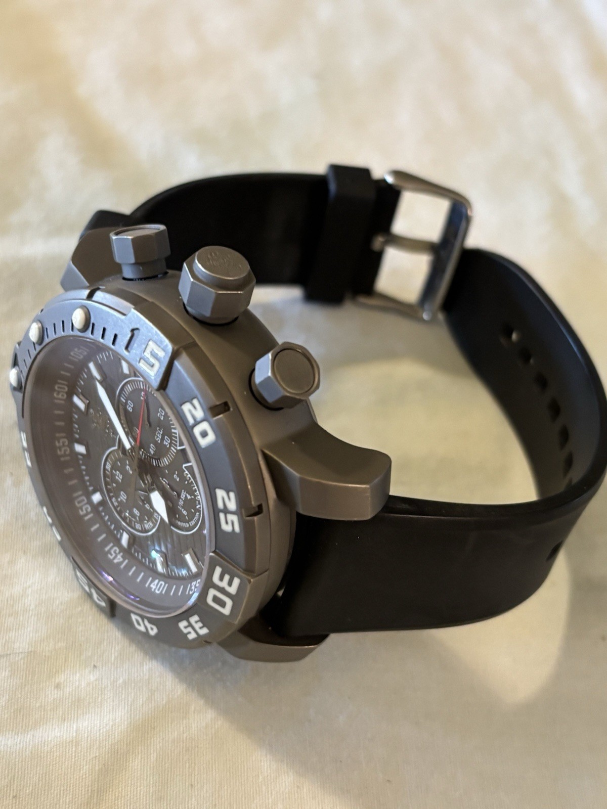 Invicta Seabase Men’s Quartz model 14282 Ltd Ed 063/199