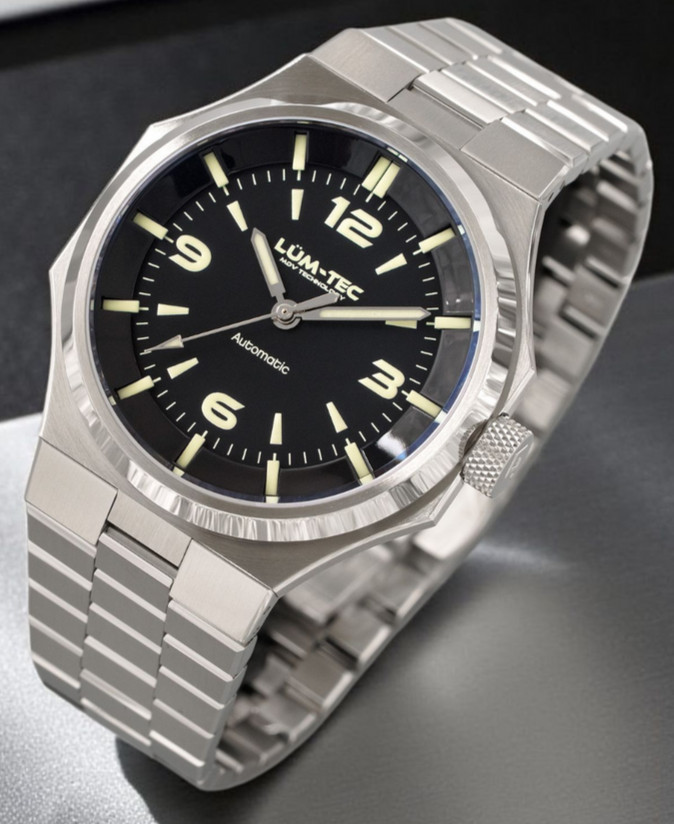 Lum-Tec Mens Automatic Watch 42mm Eclipse E2 Black Dial Hi Precision Miyota 9039