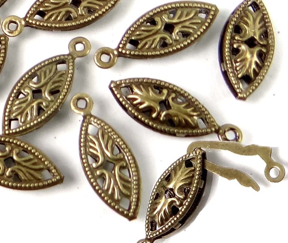 10 Antique bronze Fish Hook Clasps Filigree Horse Eye Oval Fishhook 20x6mm
