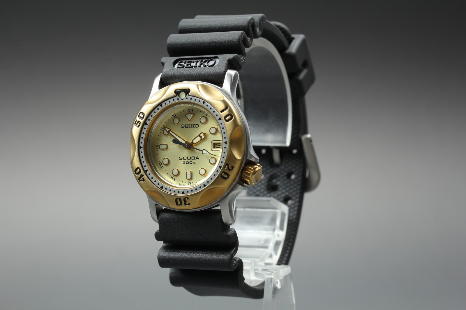 Vintage 1988 [MINT] Seiko Sports Diver Scuba 3E25-0A10 Gold 31mm Qz Womens Watch