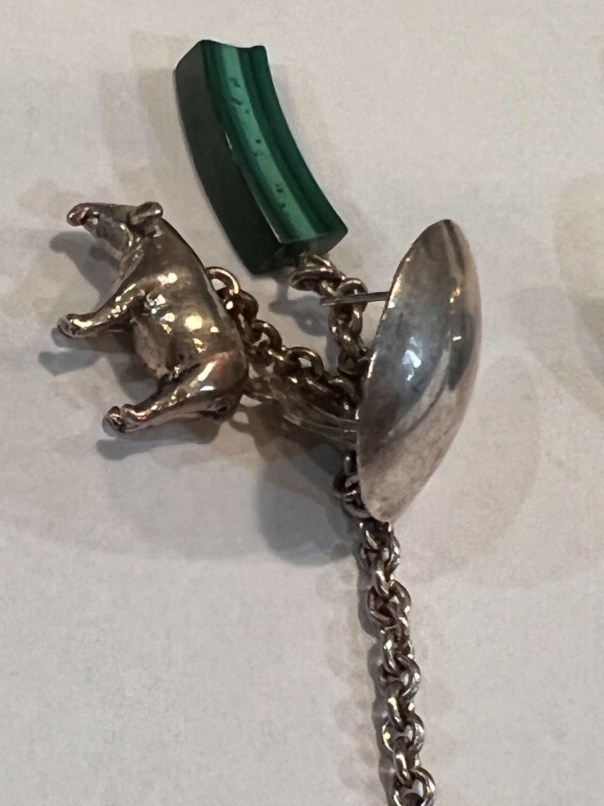 Vtg Susan Cummings hammered 925 silver Animal earrings with Malachite.