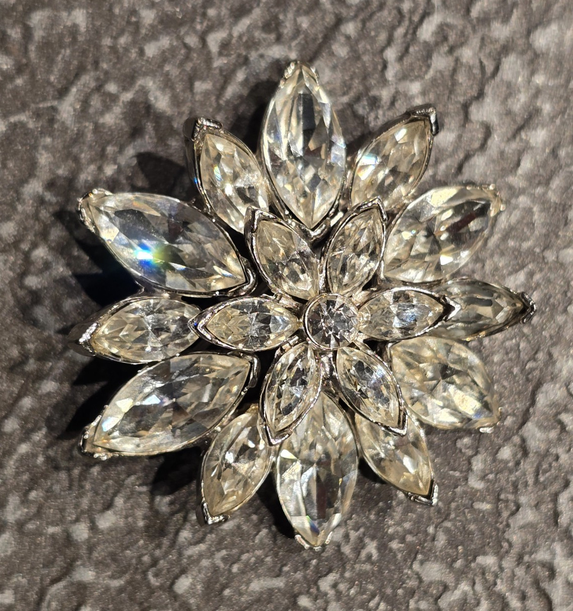 Pell Signed Silver Tone Clear Rhinestone Flower Cluster Brooch Pin Metal