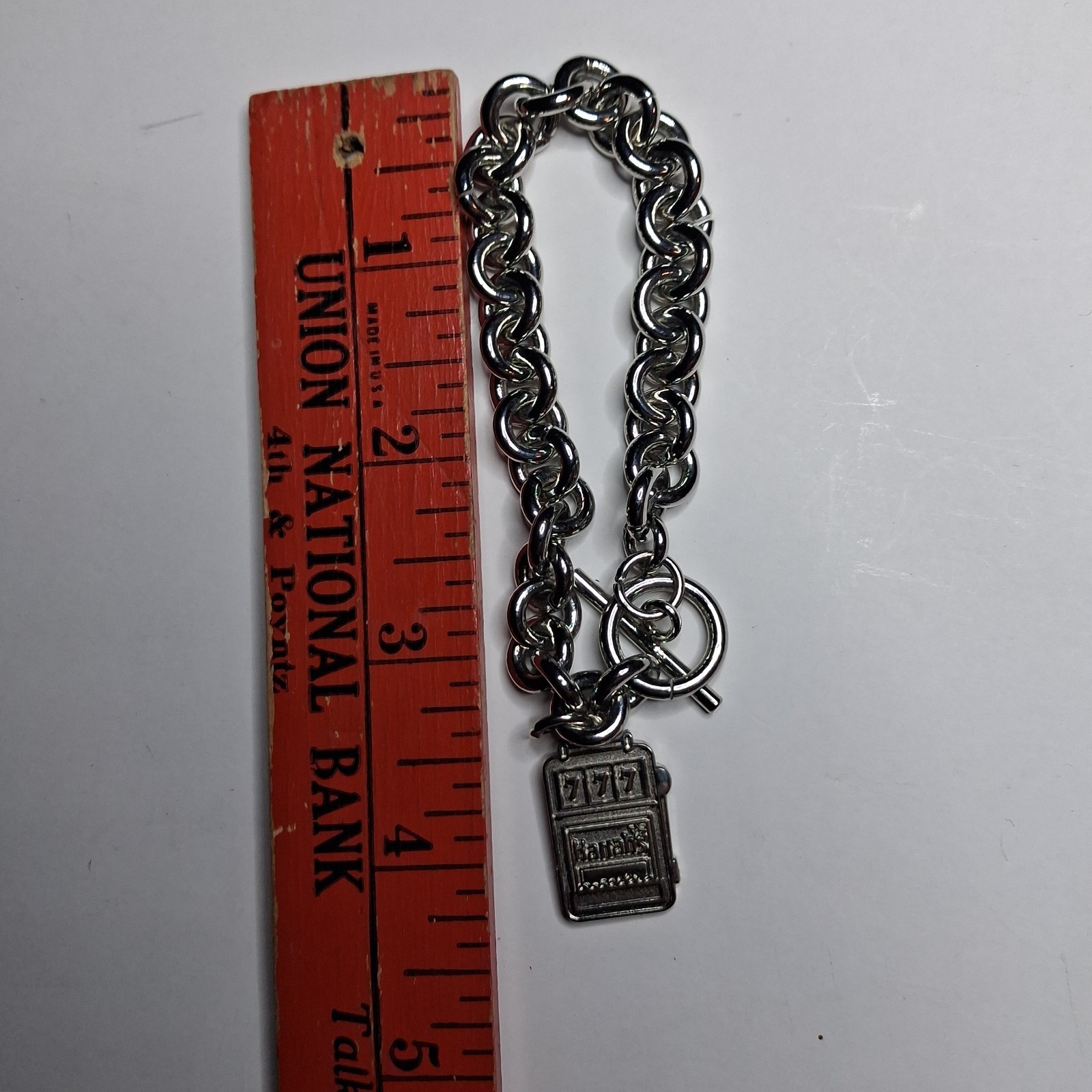 Vintage Harrahs Casino 777 Slot Machine Charm Toggle Bracelet Silver Tone 7.5″