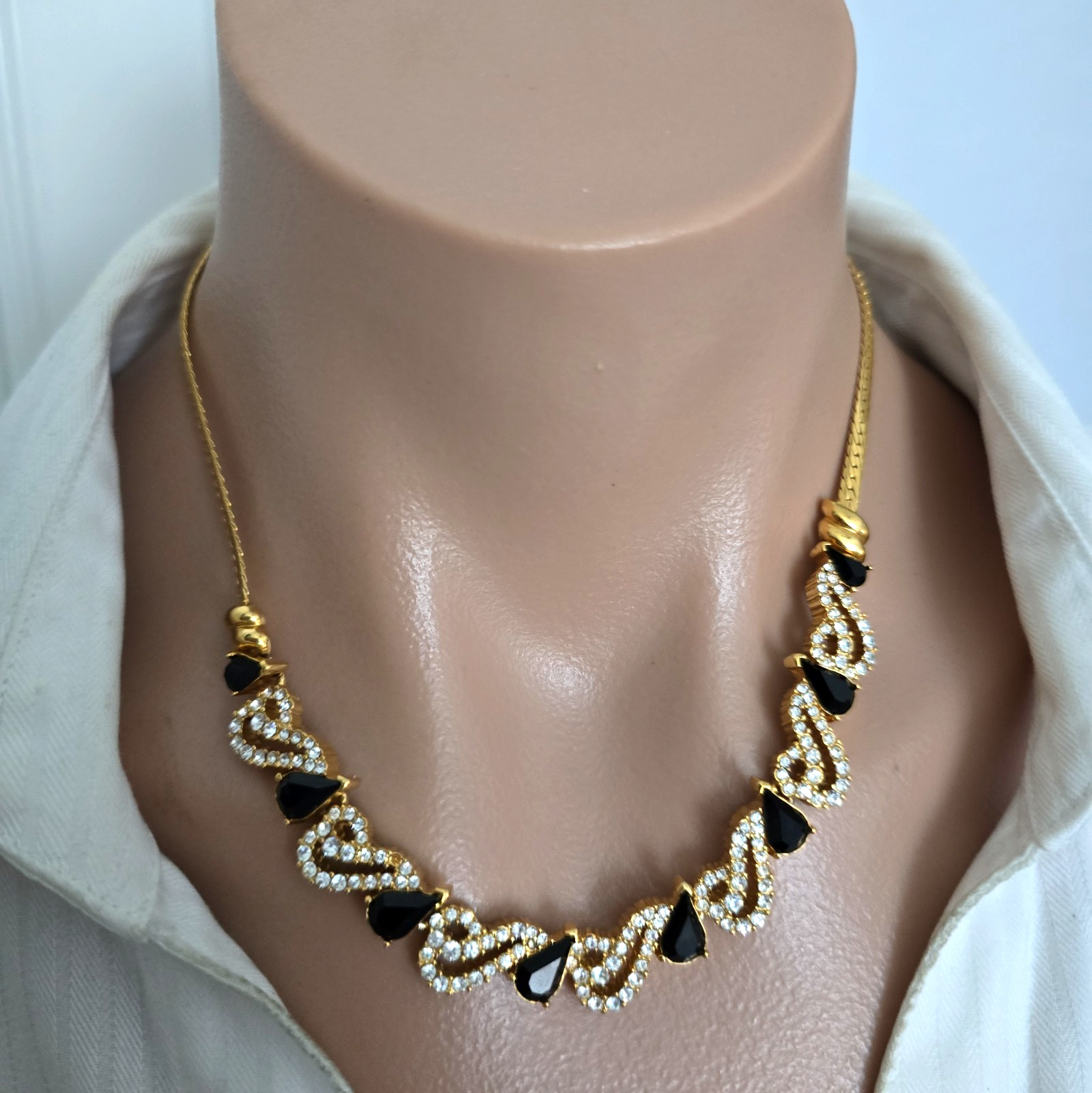 Vintage Gold Tone Clear Black Glass Rhinestones Choker Necklace 17″