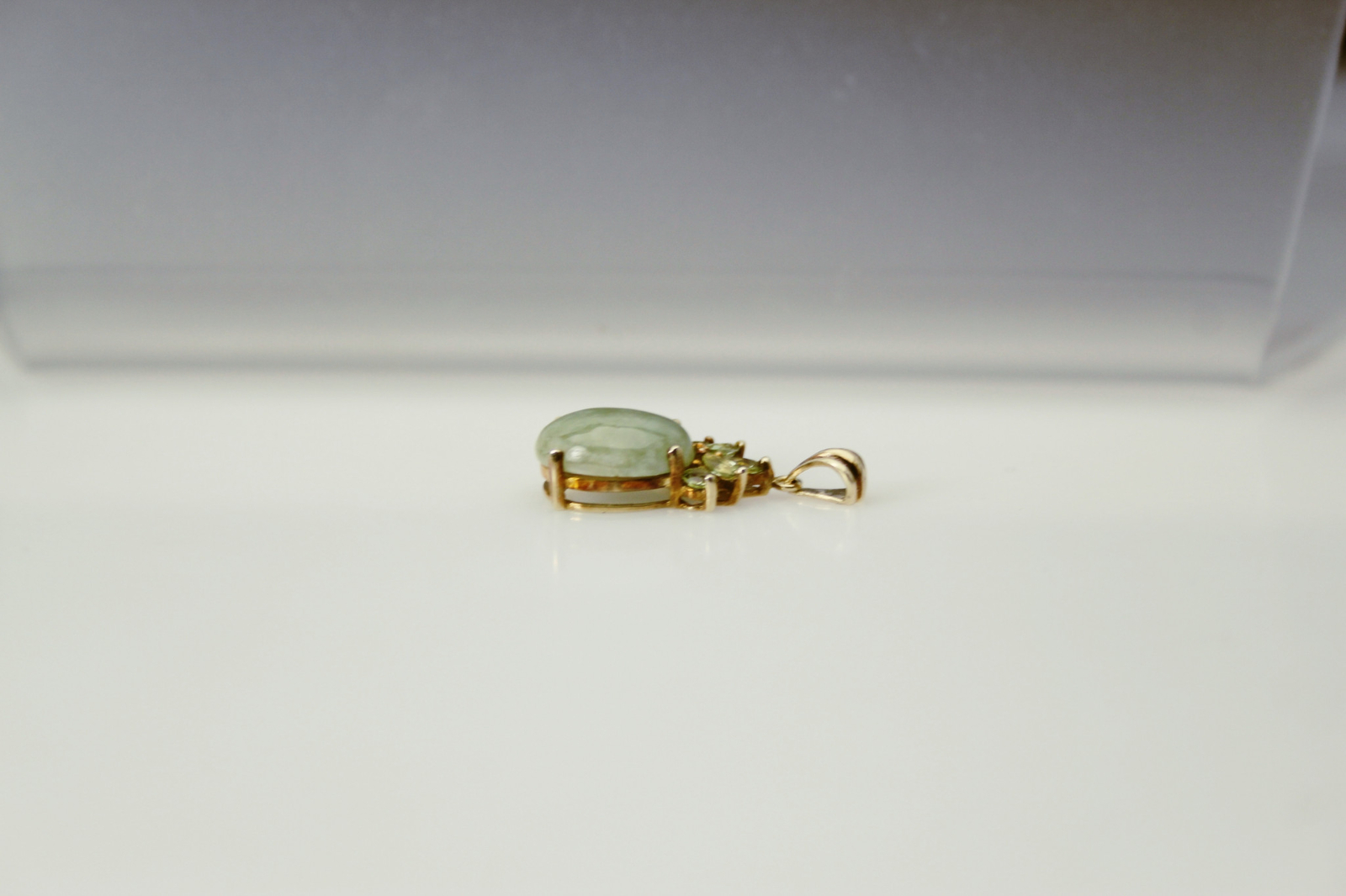 10k Yellow Gold Green Cabochon Stone with Accents Pendant 2 Grams (PEN9932)