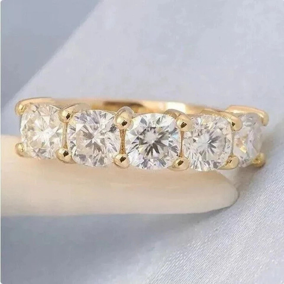 Diamond Band Wedding Cushion Cut Lab Grown 2.2 Carat 18k Yellow Gold VVS E F CVD