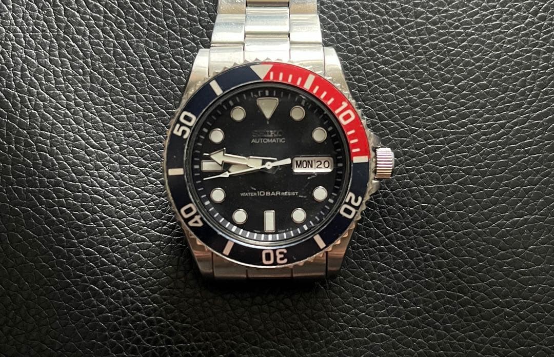 Seiko Diver’s SKX033 7S26-0040 200m Automatic Pepsi Men Watch Operated