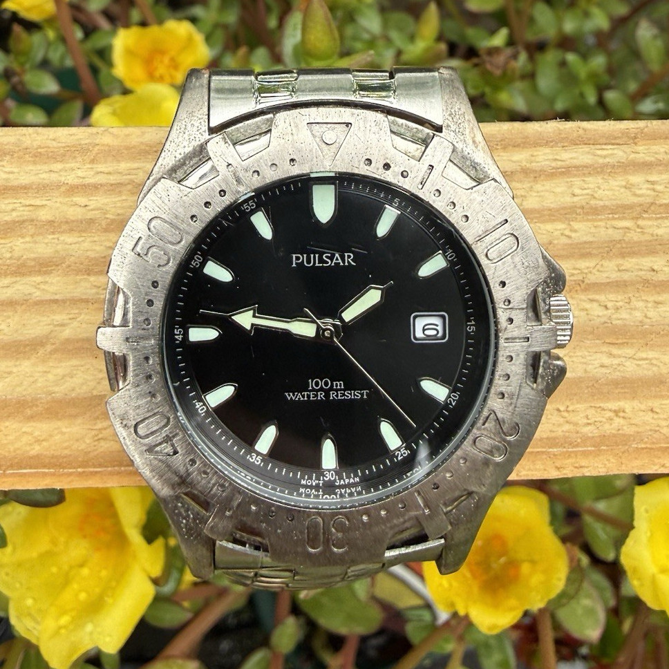 Pulsar Quartz 100m Black Dial Stainless Steel Bracelet Diver Watch Date