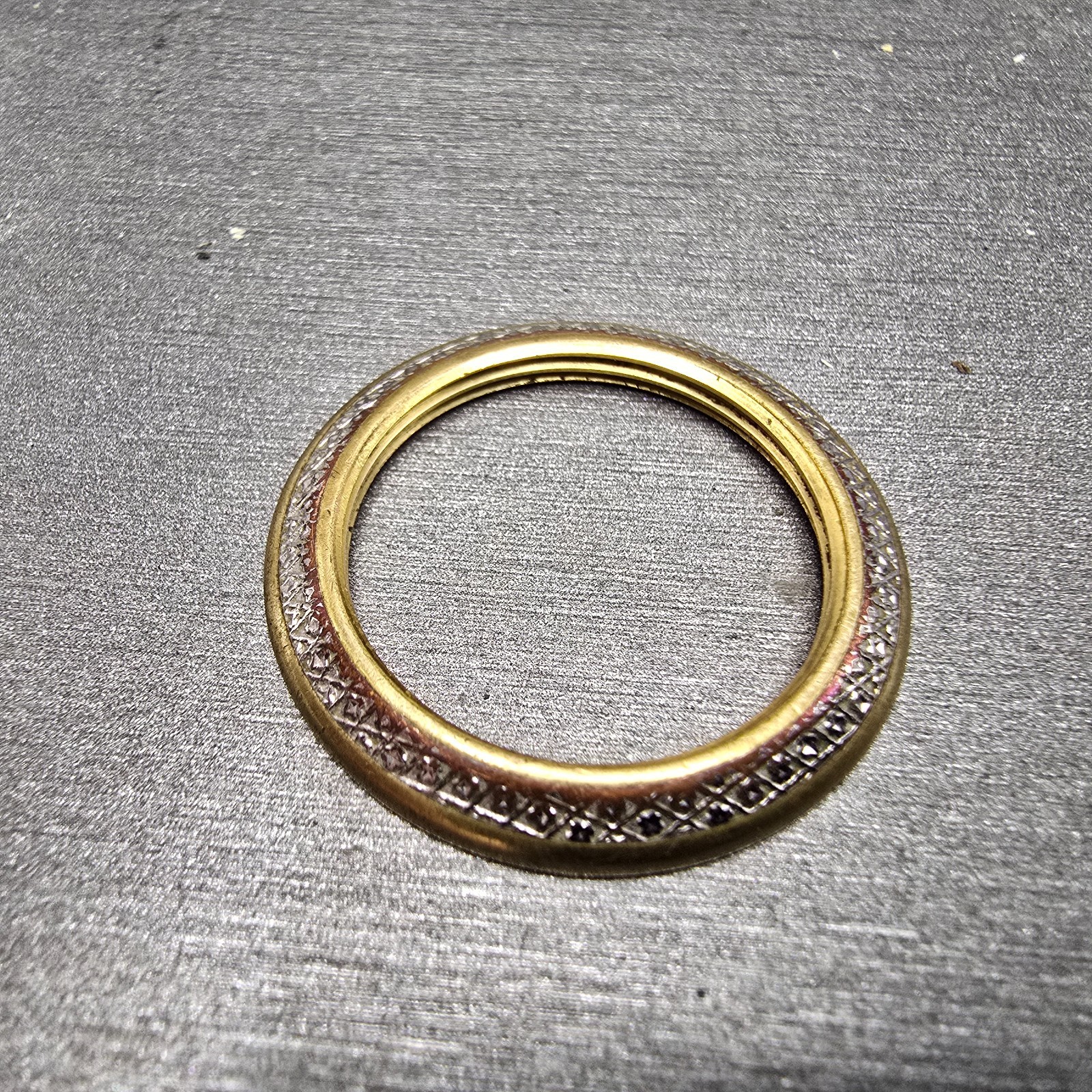 Gucci Diamond Cut Bezel Gold Vintage For 1100L 1200L 11/12.2