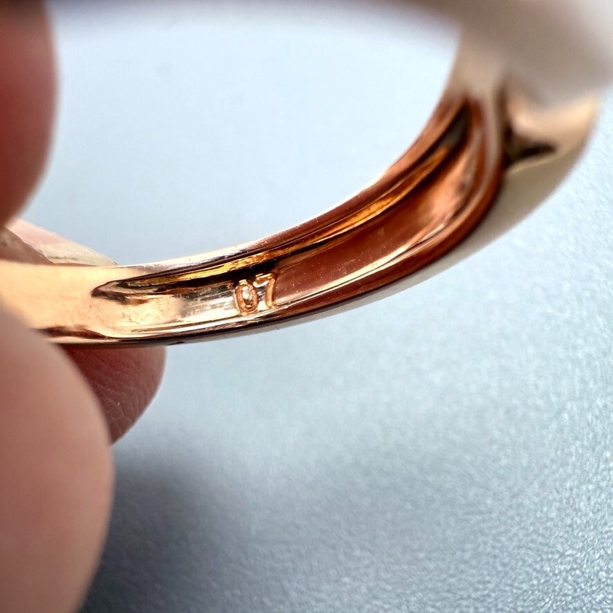 14K Rose Gold 3.0 mm V Band with .07 carat natural Diamond Size 6 3.2 grams