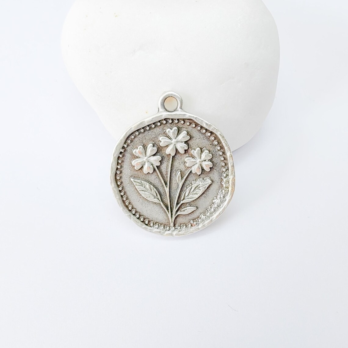 Plant Charms, Flower Pendant, Round Nature Earring Charm, 28x24mm G37402