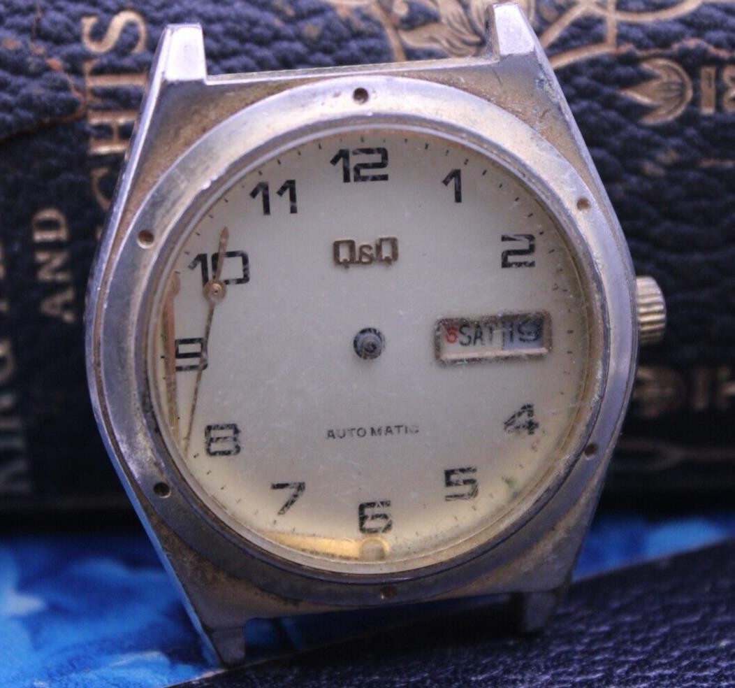 Q&Q JAPAN CBM CORP. AUTOMATIC WRIST WATCH 35.6mm 18.2mm LUG FOR REPAIR (BU)