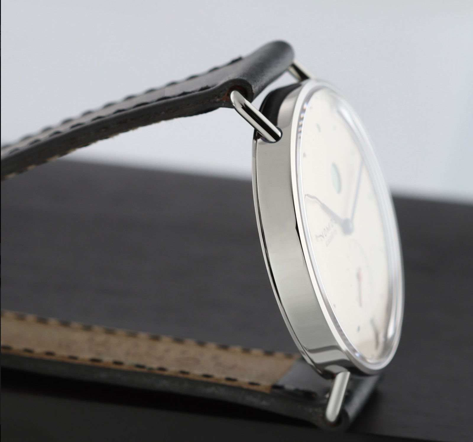 Nomos Metro 37mm Silver Stainless Steel Case with Black Leather Strap Men’s…