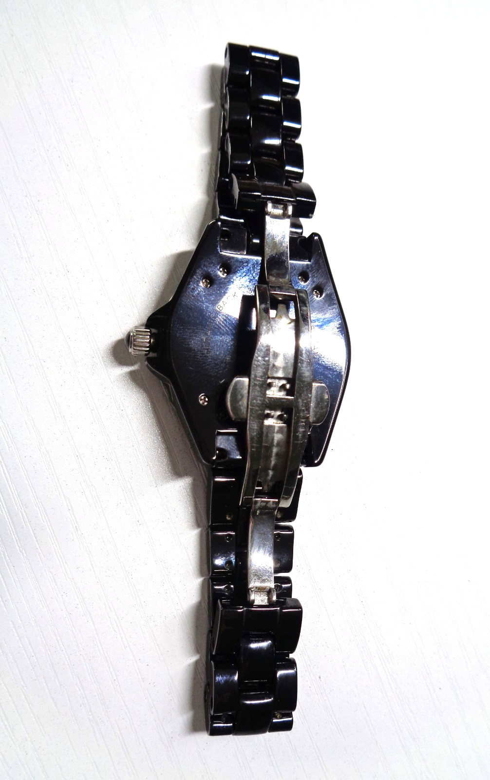 ISAAC MIZRAHI LIVE, Black Ceramic Quartz Fashion Women’s Wristwatch.