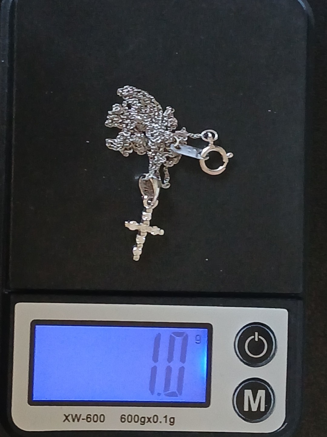 10k White Gold 1mm 18″ Singapore Link Chain & Moissanite .925 SS Cross
