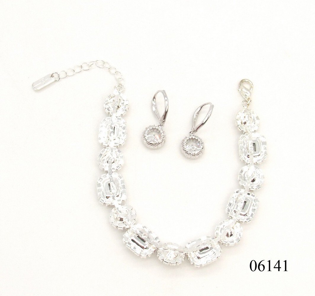 NEW 7.5″ Christina Collection Crystal Links Bracelet/Pierced Latch Back Earrings