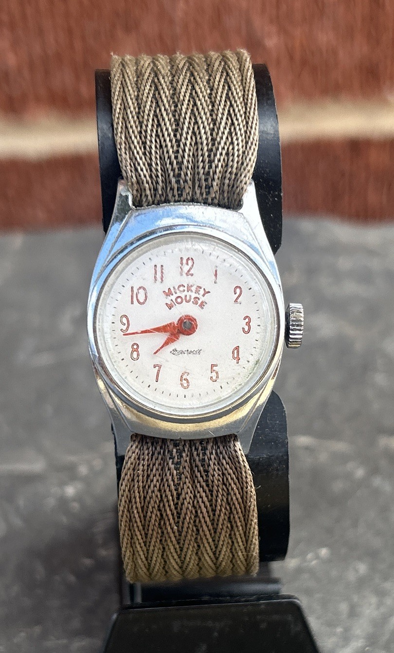 Vintage 1960’s Ingersoll Mickey Mouse Wind Up Childs Watch Disney US Time Runs