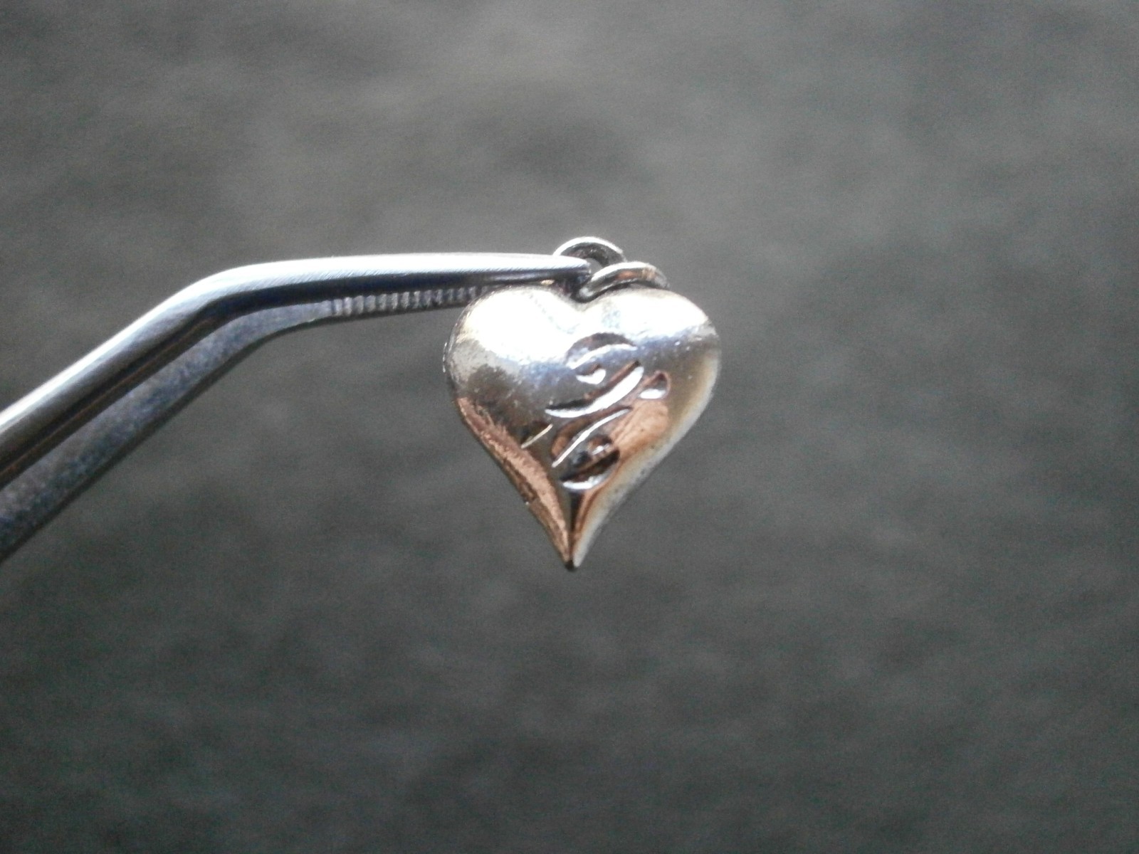 Engraved Heart Double-Sided Vintage Silvertone Bracelet Charm Pendant 3.0g