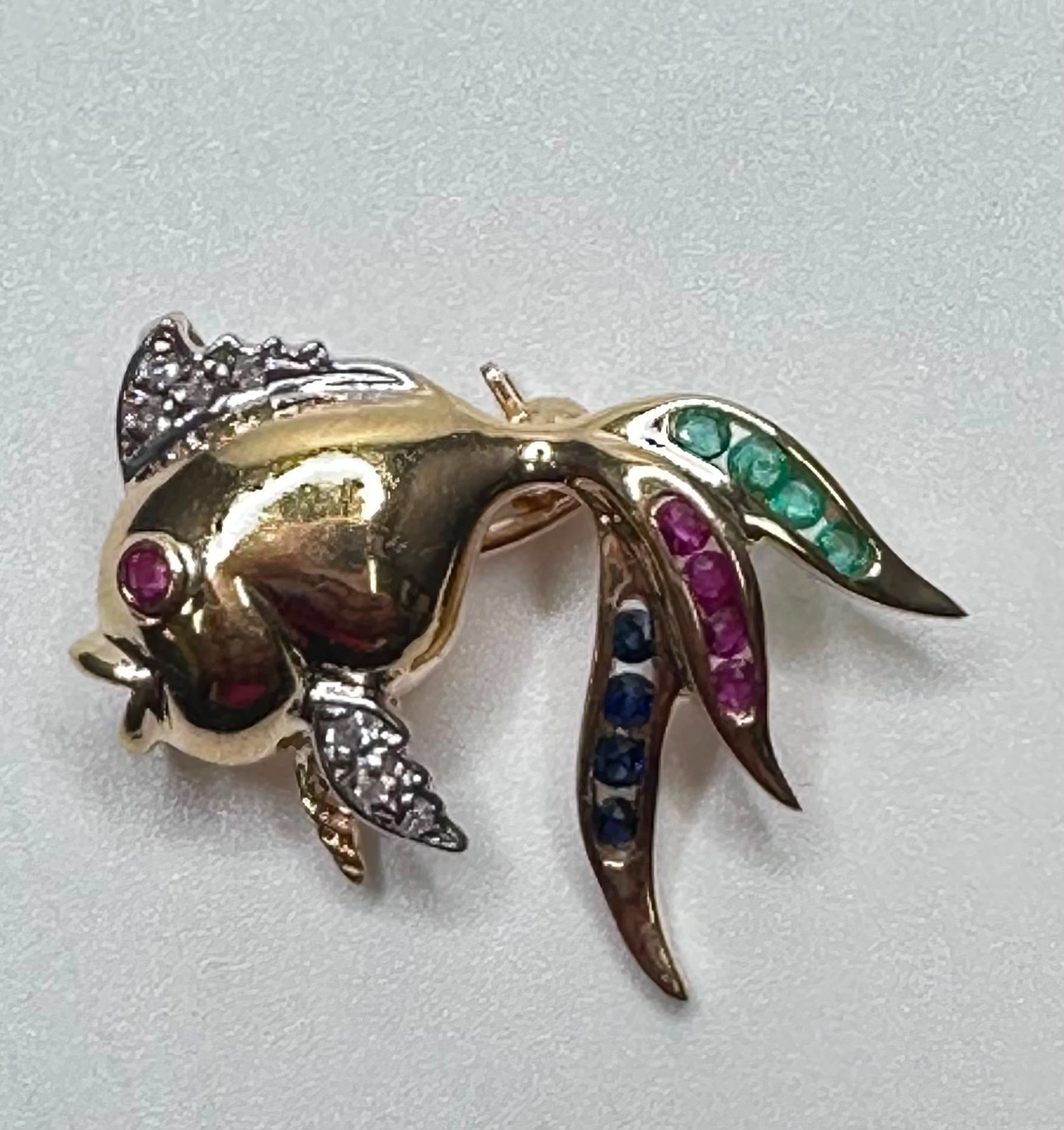 14Kt Yellow Gold Koi Fish Broch/Pendant with Diamonds/Sapphire/Ruby