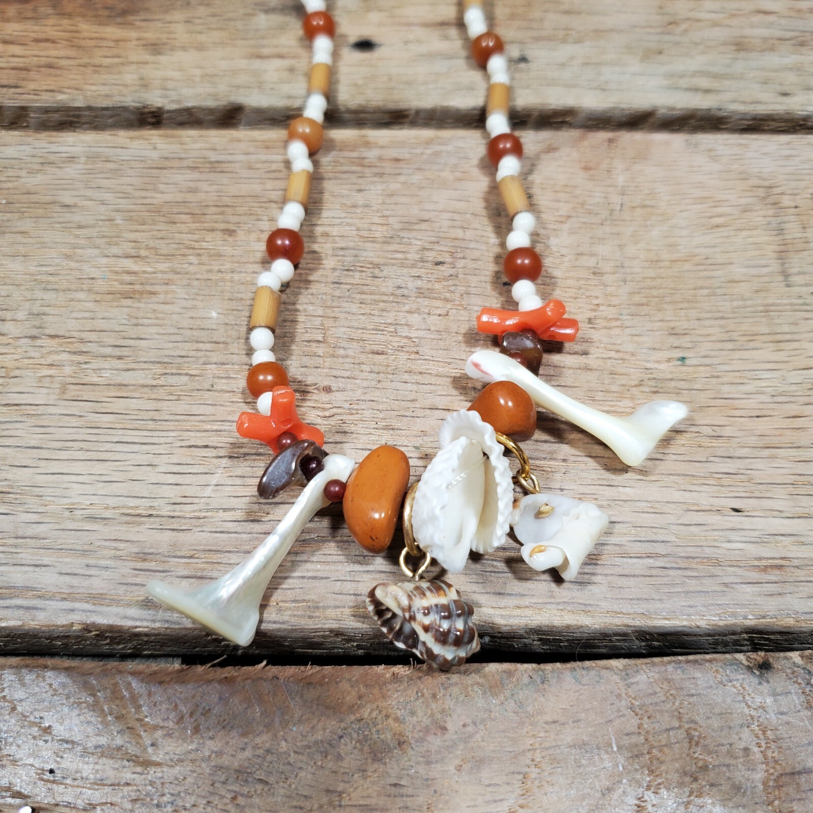 VTG Mother Of Pearl Sea Shell Necklace NOS Republic Of Korea