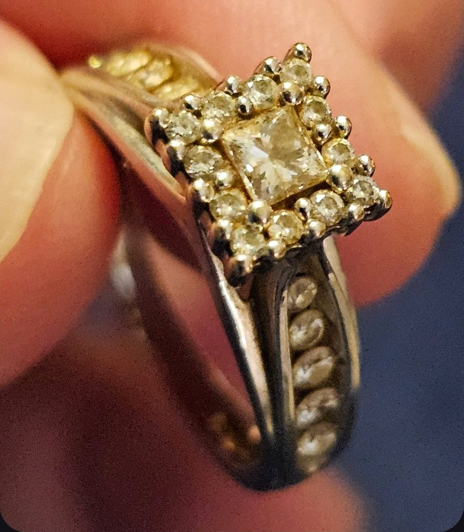 14k White Gold Princess-Cut Diamond Halo Prong Engagement Ring Size 5.5