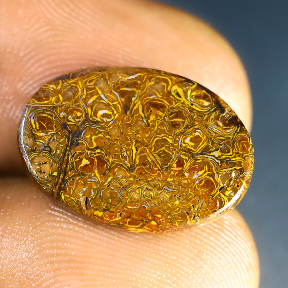8.86 ct RARE! Flashing Cabochon (18X13mm)Multi Australian Koroit Boulder Opal