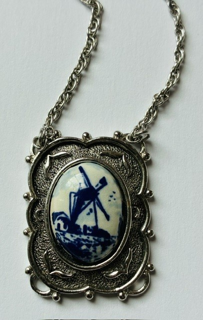 339–Sarah Coventry Blue White Delft Dutch Windmill Pendant Necklace & Ring