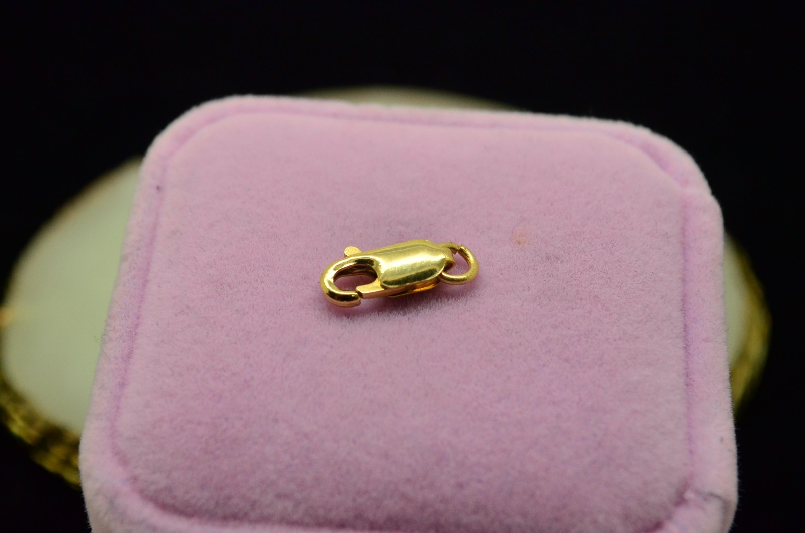 14K Yellow Gold Lobster Claw Clasp 11.5mm x 4.3mm 0.6g