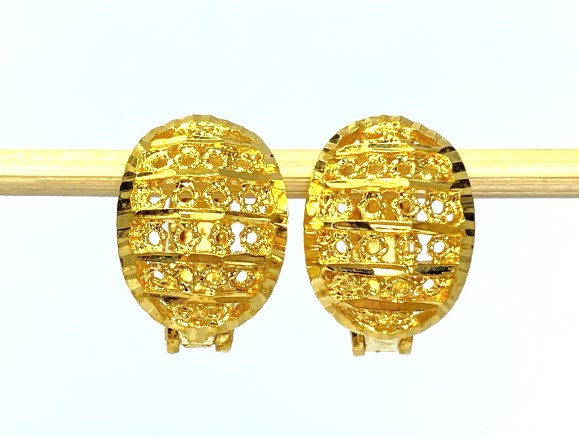 Classy Detail Lever Back Huggie Earrings 22K 18K Gold GP Thai Made Jewelry GT20