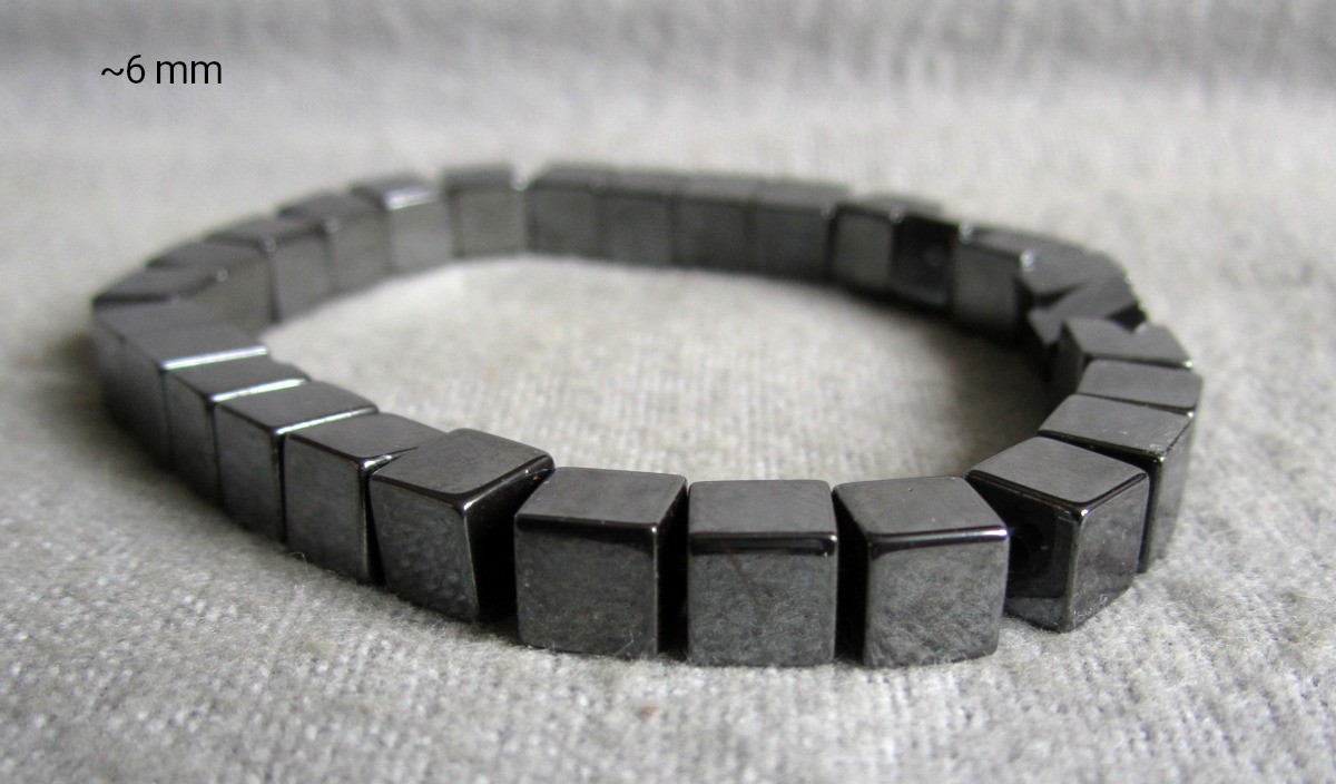 Hematite Bracelet • Cube • ◼ Approx Ø 6mm / 17-20cm • Elastic