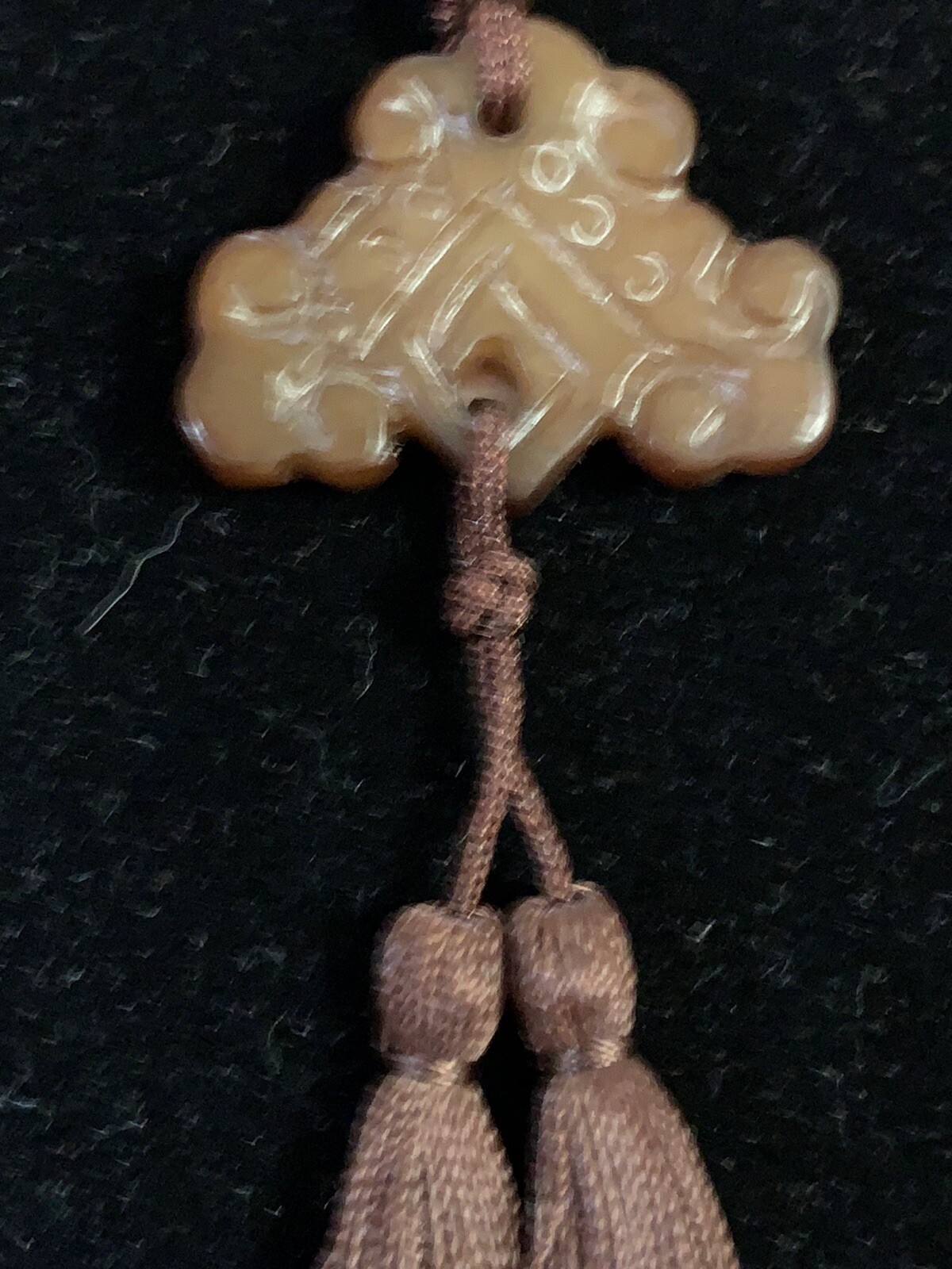 19″ VINTAGE CHINESE EXPORT CARVED SERPENTINE STONE CHIME TASSEL PENDANT NECKLACE