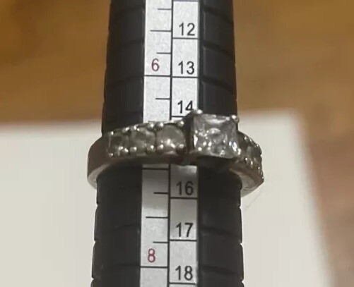 925 Sterling Silver Women’s Ring Size 7 Stamped SU CZ TH Cubic Zirconia