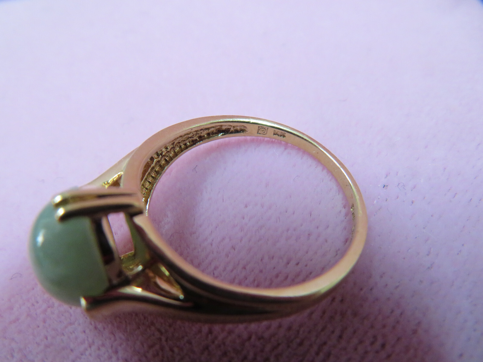 14k Solid Yellow Gold Green Jadeite Jade Ring Size 10 / 4.76 Grams