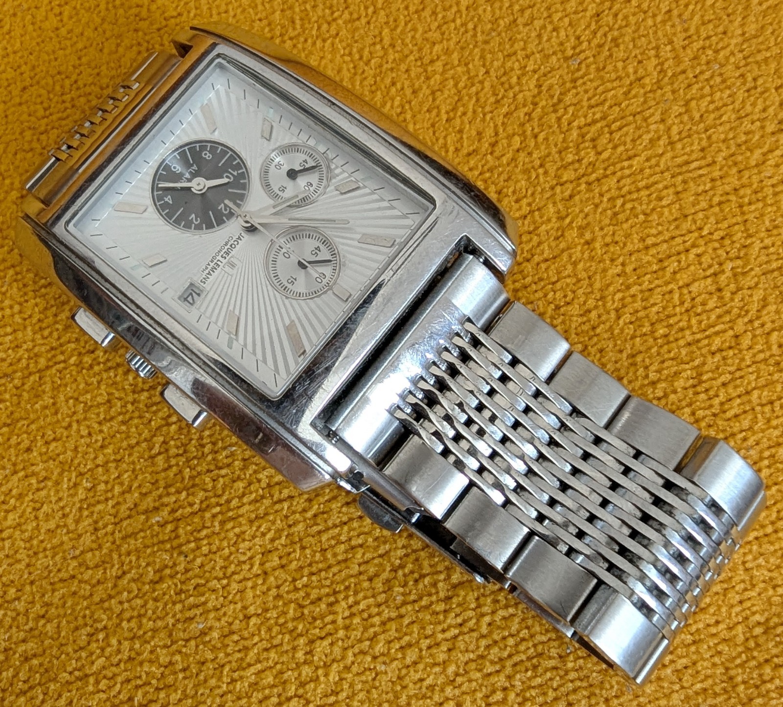JACQUES LEMANS 1-1244 chronograph watch with quartz movement and alarm