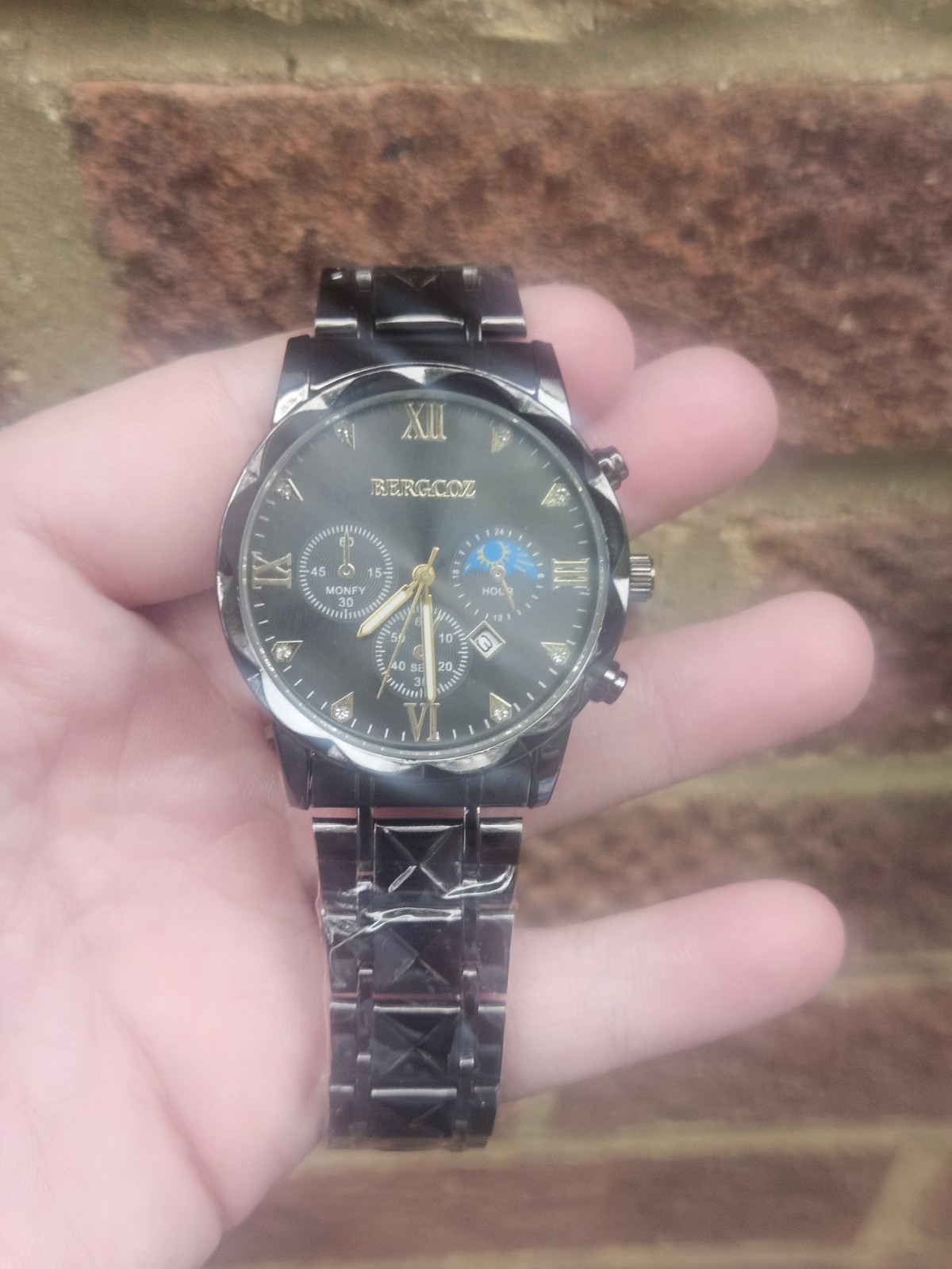 Brand New Unworn Gents Quartz Watch With Black Metal Strap