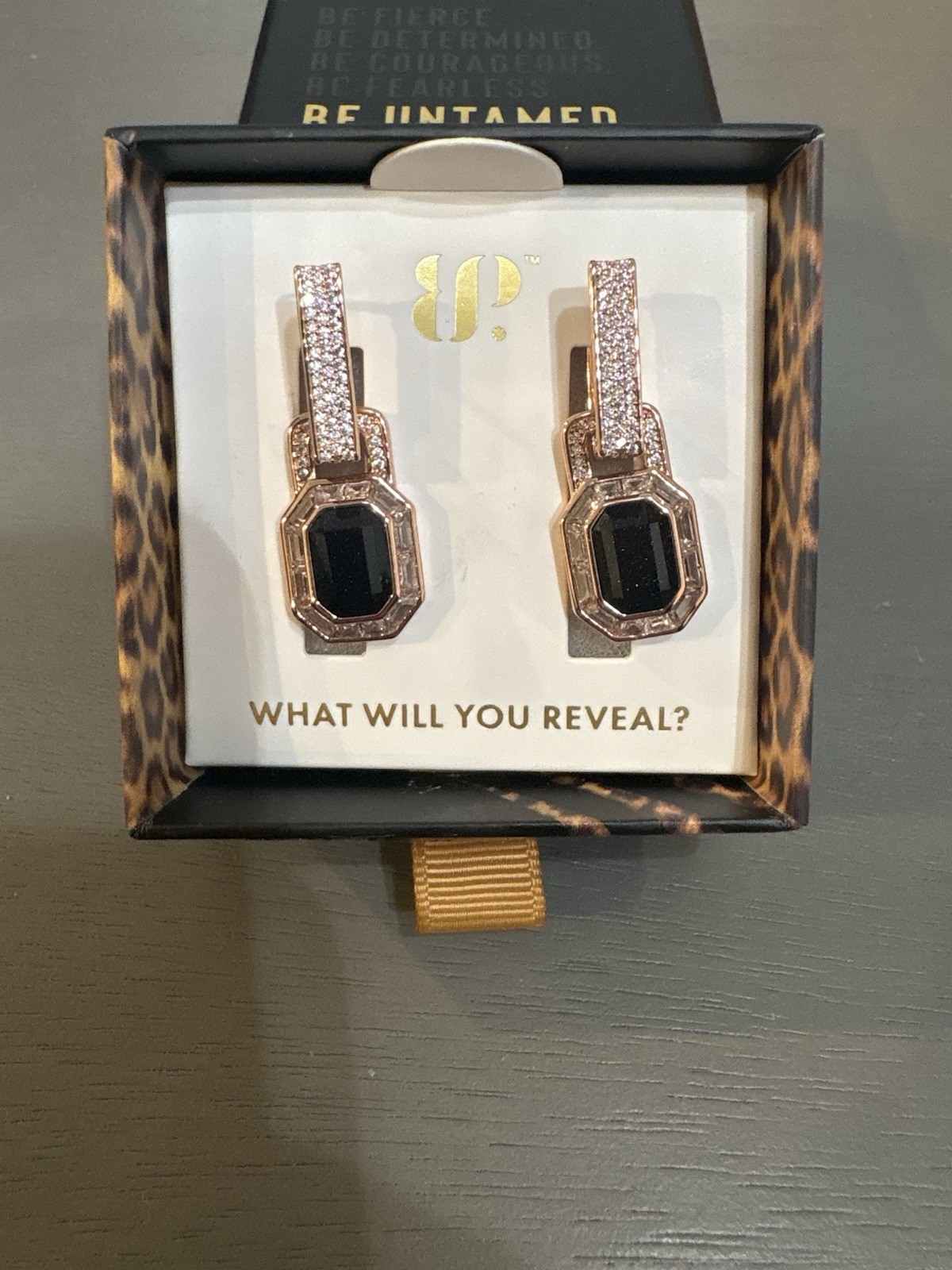 Bomb Party Untamed Earrings ER67097 Fastened For Chaos Onyx Sandstone Rose Gold