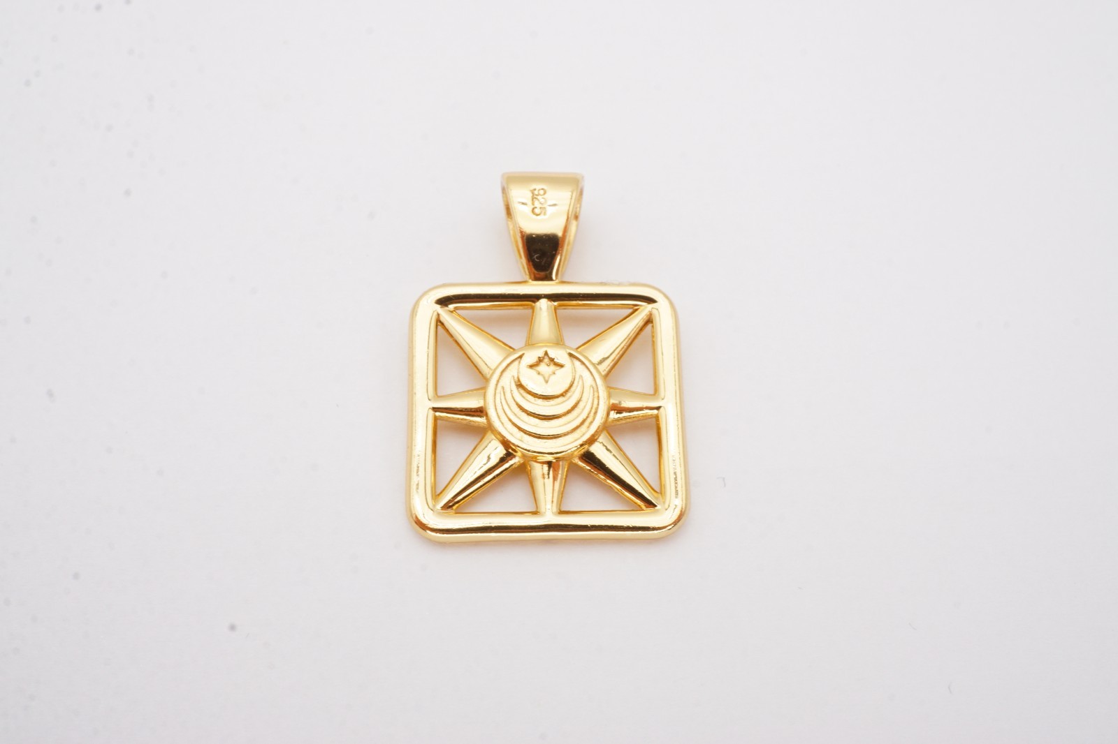 Jane Win Gold Plated Sterling Silver 925 Star Pendant