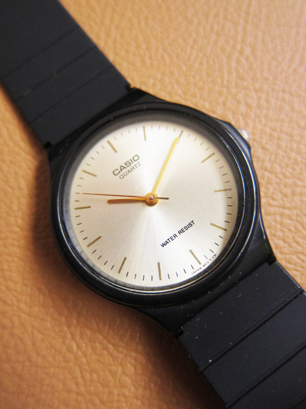 CASIO MQ-24 Unisex Quartz Watch w/ Champagne Dial