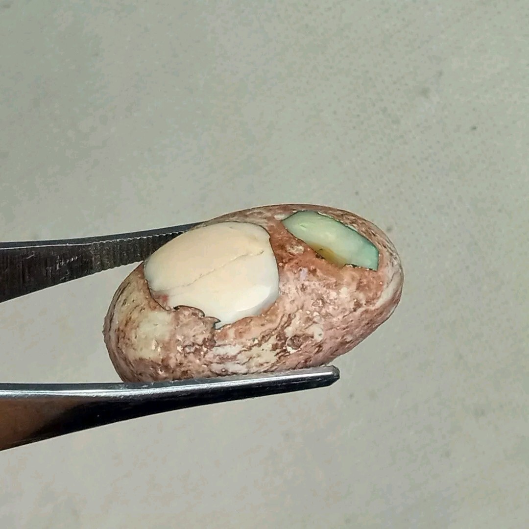 17.0 Ct. Mexican Catera Fire Opal Stone, Oval, 21x14x6mm.