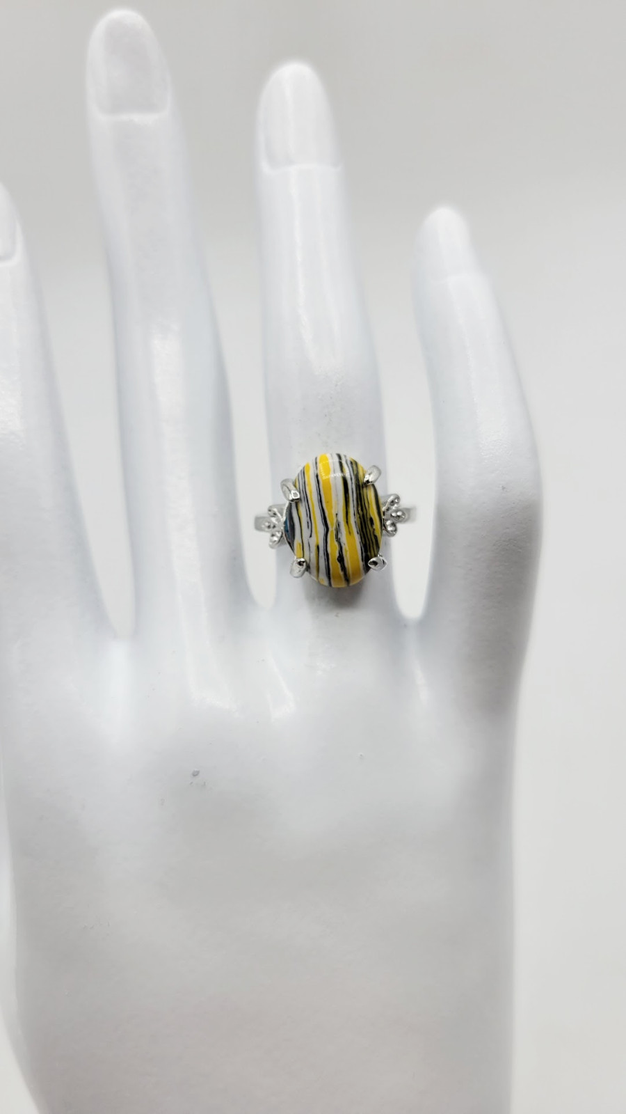 Women’s Silver Tone Oval Simulated Stone Yellow White Black Gray Ring Size 5.5