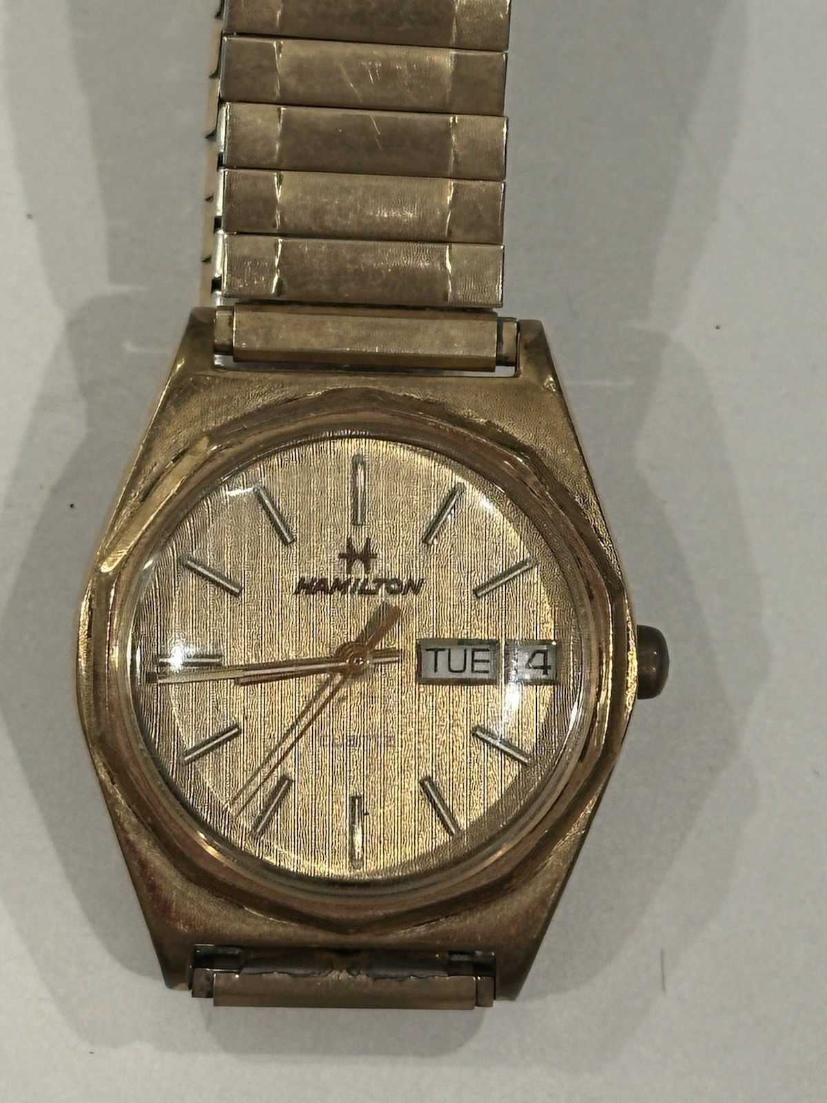 ✅ Hamilton Watch – Golden Case & Dial – Day/Date SWISS Quartz – Rare Vintage ✅