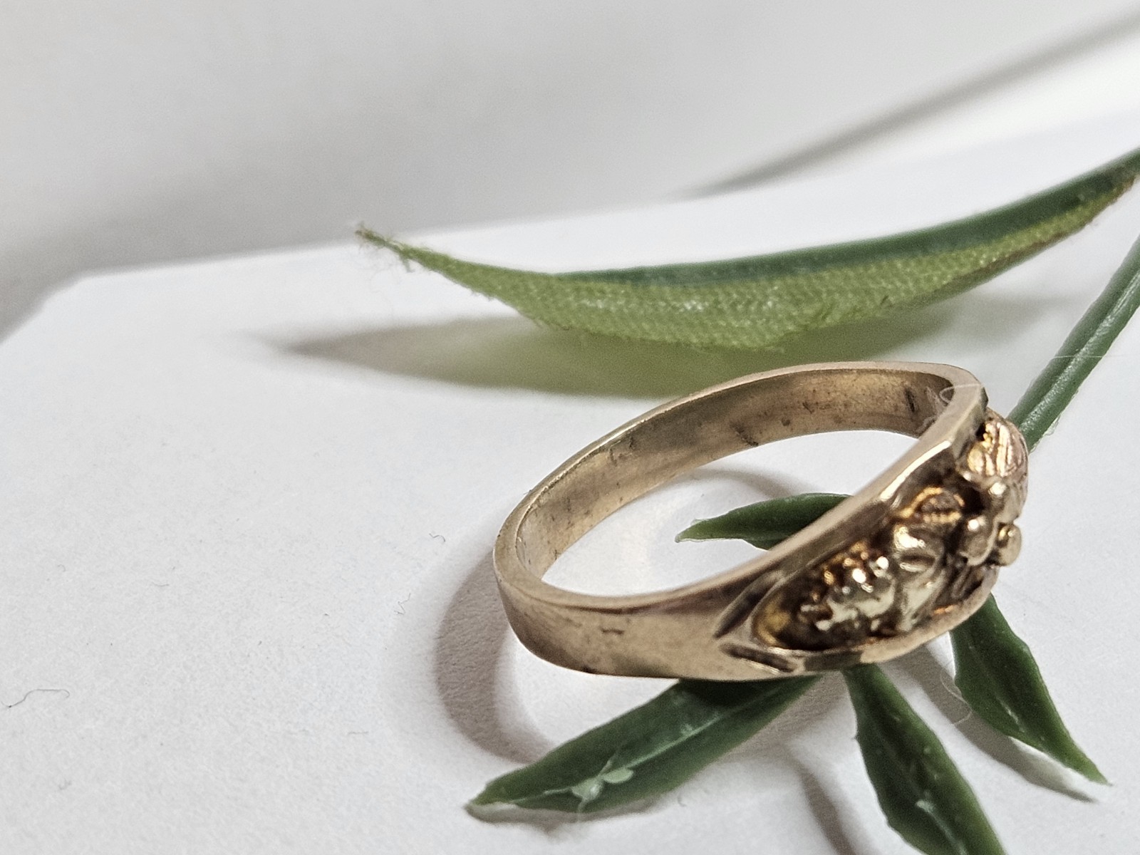 Vintage 10k Tri Color Black Hills Gold Ring Size 3.25 06Rg