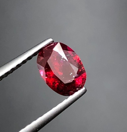 0.91ct Natural Red Pigeon Blood Unheated Loose Ruby Gemstone For Jewelers.