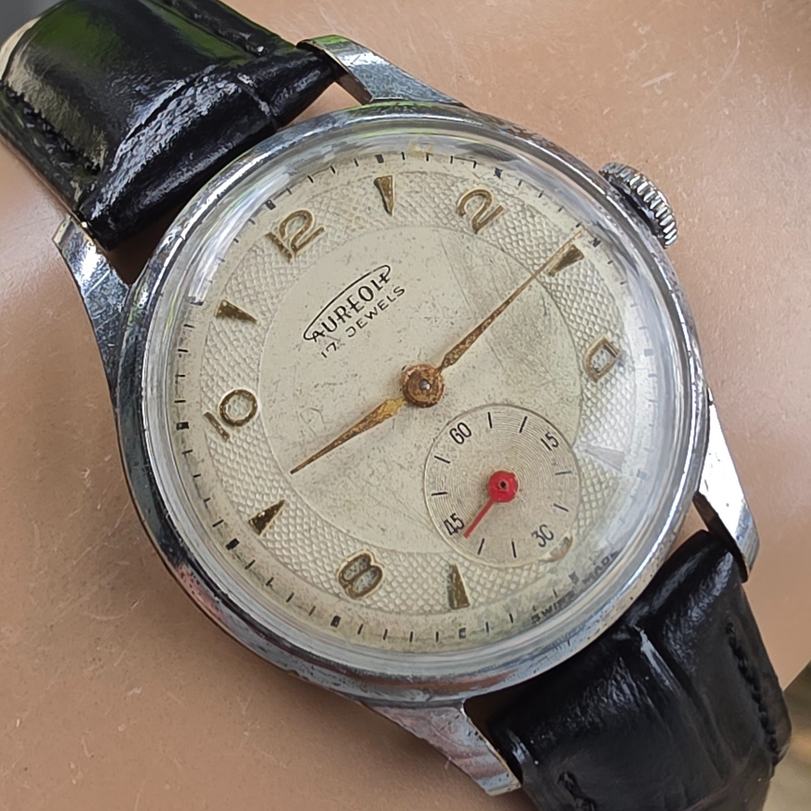 Vintage Aureole men’s manual wind watch Honeycomb Dial swiss made 1940s