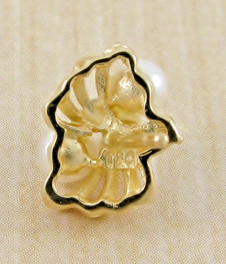 Town & Country Solid 14K Gold Pearl Cluster Diamond Accent Post Earrings 1.98G