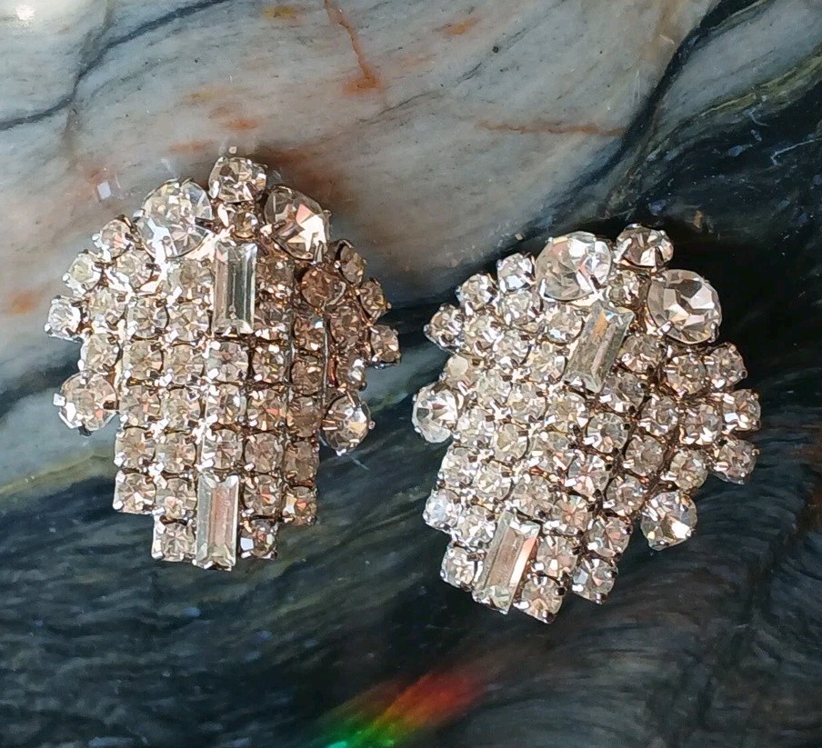 VTG Unsigned Designer Earrings ClipOn Clear Rhinestones Prong Set Art Deco Style