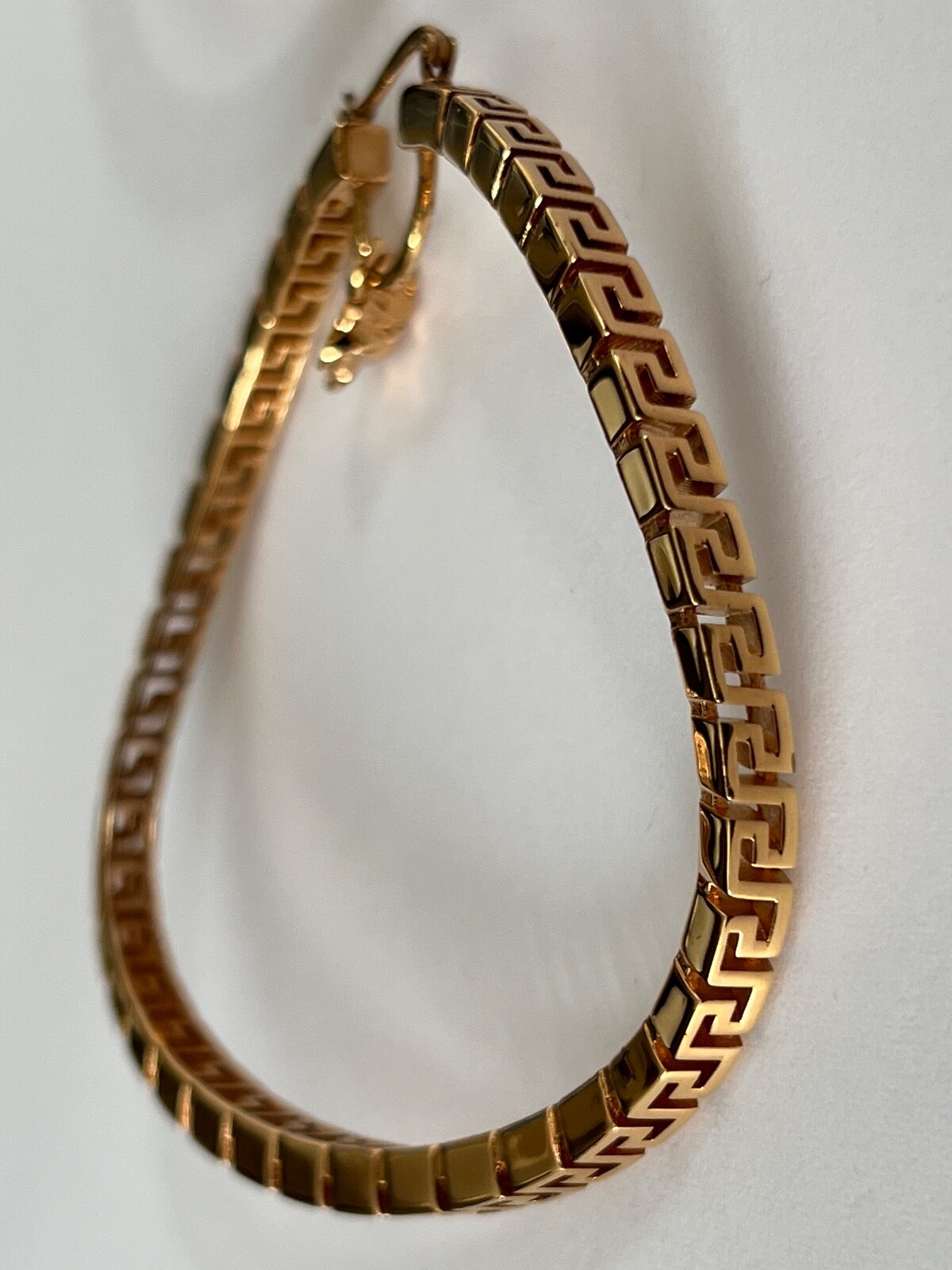 NIB Versace Medusa Logo Charm Greca Greek Key Gold Large Curved Hoop Earrings