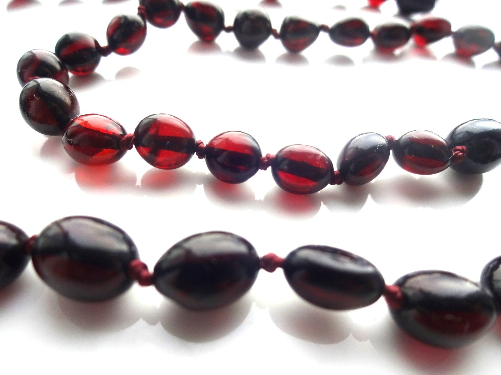 Genuine Baltic Amber Necklaces Polished Oval Dark Cherry Beads 45cm (17.7″)